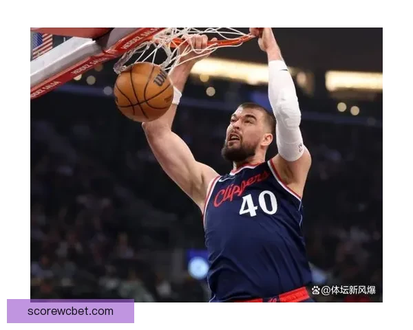 祖巴茨回应被打肿头不犯规称裁判判定克林根空接下次也要抡肘子